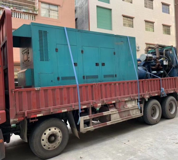 钟楼如何在不同负载率下确保 400KW 柴油发电机组的正常运行？
